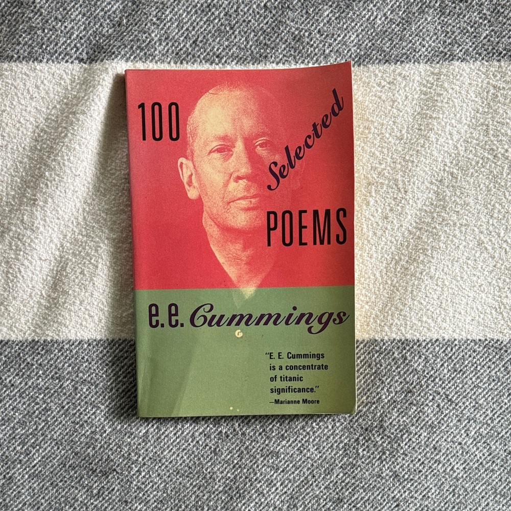 e.e. cummings 100 Selected Poems Book - Red and Green Cover
